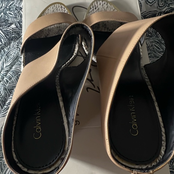 Calvin Klein Pumps ✨ - Picture 3 of 6